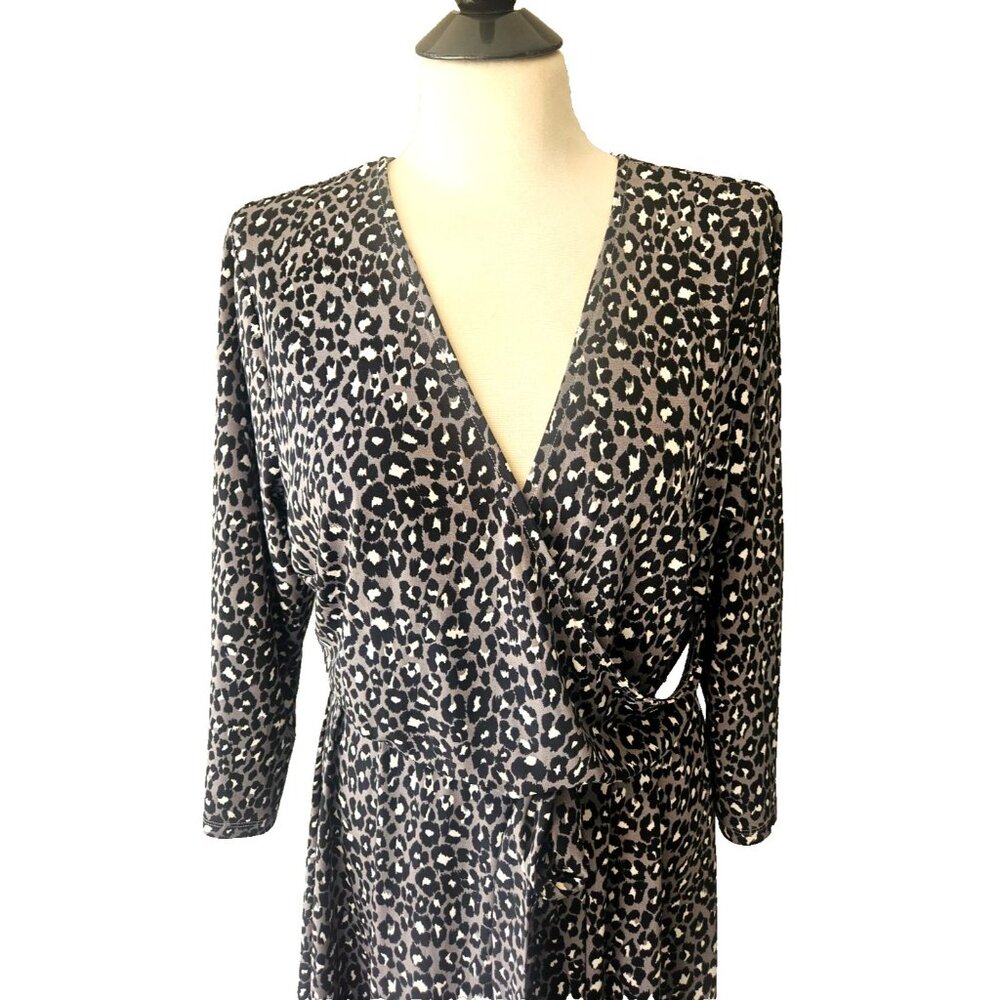 Leota Libby Faux Wrap Dress Black and Gray Animal Print Size XL - Picture 3 of 6